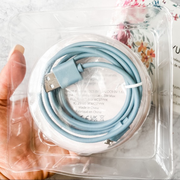 Yumi Kim | charging pad - Picture 4 of 4